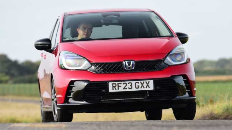 Автомобильное предложение дня: гибрид Хонда Джаз — это музыка для наших ушей всего за 200 фунтов стерлингов в месяц 2 Honda Jazz hybrid — гармония стиля и практичности всего за £200 в месяц