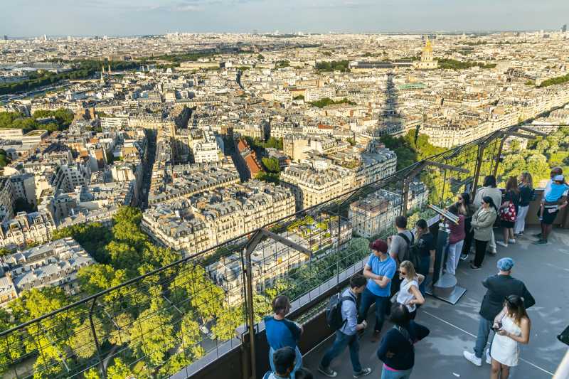 The Lonely Planet guide to the Eiffel Tower