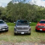 toyota sopostavlyaet vozmozhnosti proizvoditeley avtomobiley ford i gm s yaponskimi dilerami