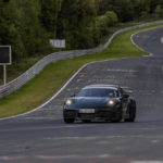 Новый Porsche 911 с турбонаддувом переходит на гибридную силовую установку для придания большей мощности