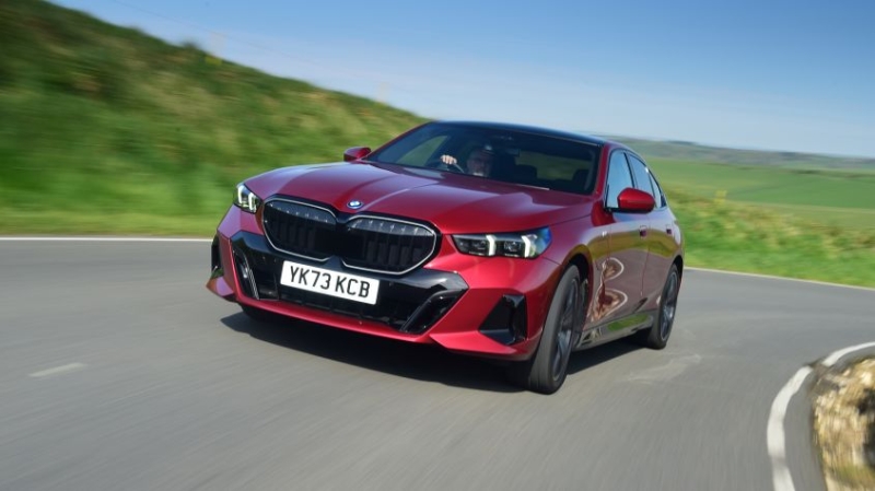 Выгодная автомобильная сделка в день: этот BMW 530e экономит топливо, а ваш банковский счет составляет чуть более 400 фунтов стерлингов в месяц.