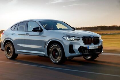 napominaem-chto-vladelcy-bmw-i-supra-parkujutsja-na-ulice-iz-za-opasnosti-vozniknovenija-pozhara-2079bc8-3585440-jpg