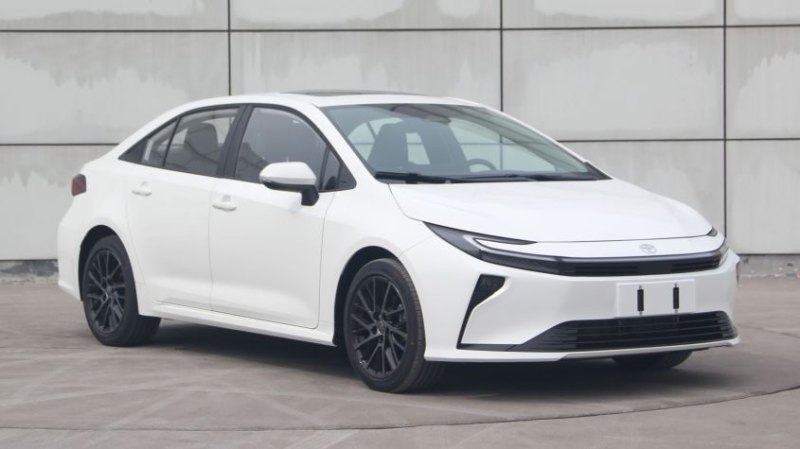 Новая Toyota Corolla получила незабываемый внешний вид в стиле Prius