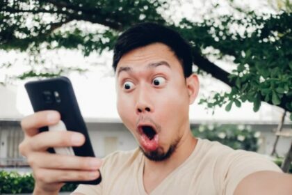 Владельцы Samsung в шоке: компания выпустила серию невероятных трейлеров — фильмовые новинки этого месяца взорвут мозг!