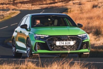 avtomobilnaja-sdelka-dnja-eta-audi-rs-3-potrjasajushhij-hot-hetch-vsego-za-542-funta-sterlingov-v-mesjac-51f0430-1972638-jpg