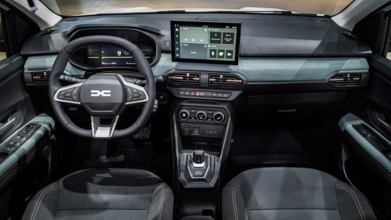 Dacia Jogger получила солнечный гибрид и ярче светится на улицах: обновленный стиль и энергия новой эпохи 3 Dacia Jogger получила более солнечный гибридный двигатель и более солнечный внешний вид