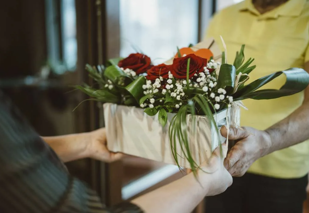 Доставка цветов - дарить подарки стало ещё проще и красивее