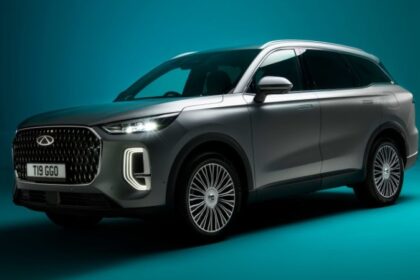 v-novom-gibridnom-vnedorozhnike-chery-tiggo-9-pohozhe-est-vse-vkljuchaja-ogromnyj-assortiment-elektromobilej-495e459-9440652-jpg