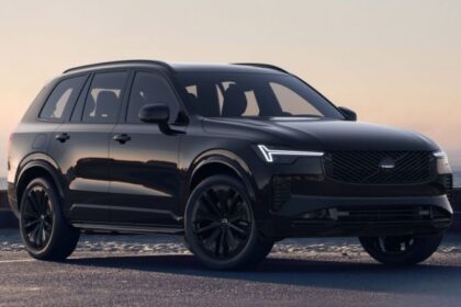 volvo-xc90-stanovitsja-temnym-flagmanskij-vnedorozhnik-poluchit-otdelku-moody-black-edition-217b77b-6607016-jpg