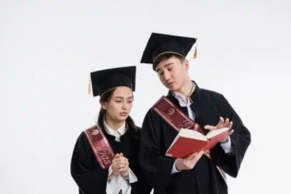 Виды мантий и секреты удачного выбора для праздника